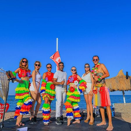 Titanic Royal-Families And Couples Only Hotel Hurghada Eksteriør billede